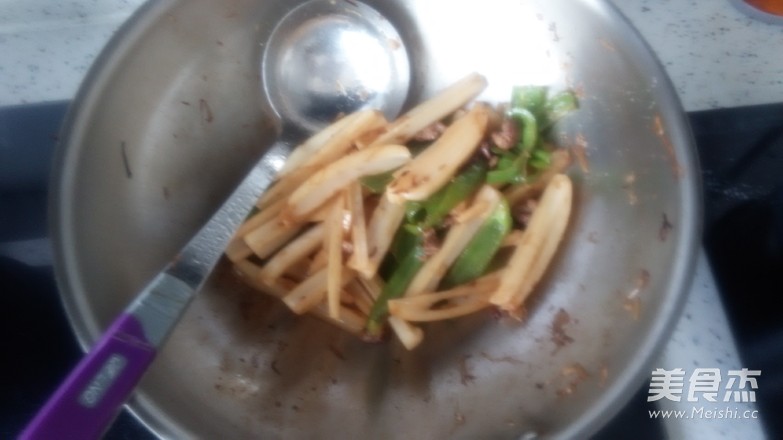 青椒炒莲藕的做法