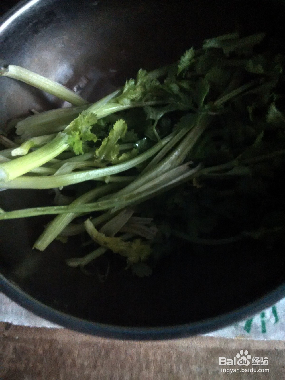 香肠香菜拌绿豆芽干豆腐