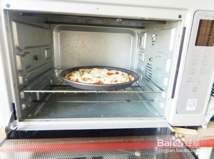 自制蘑菇鸡肉肠披萨的做法