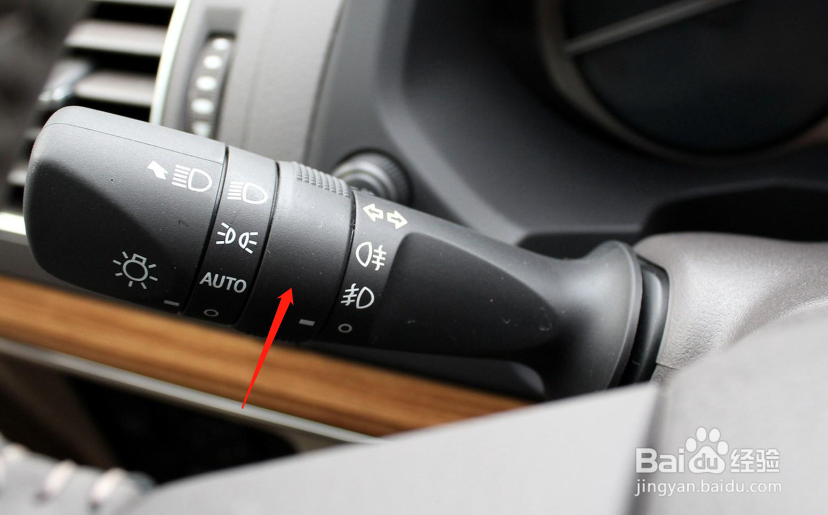 丰田普拉多车辆的灯光功能怎么调节