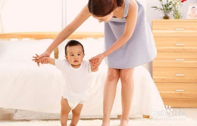 宝宝早产一岁不会走路怎么办（早产宝宝一周岁了不会走路怎么办）
