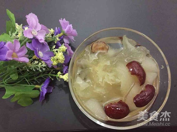银耳雪梨红枣甜汤