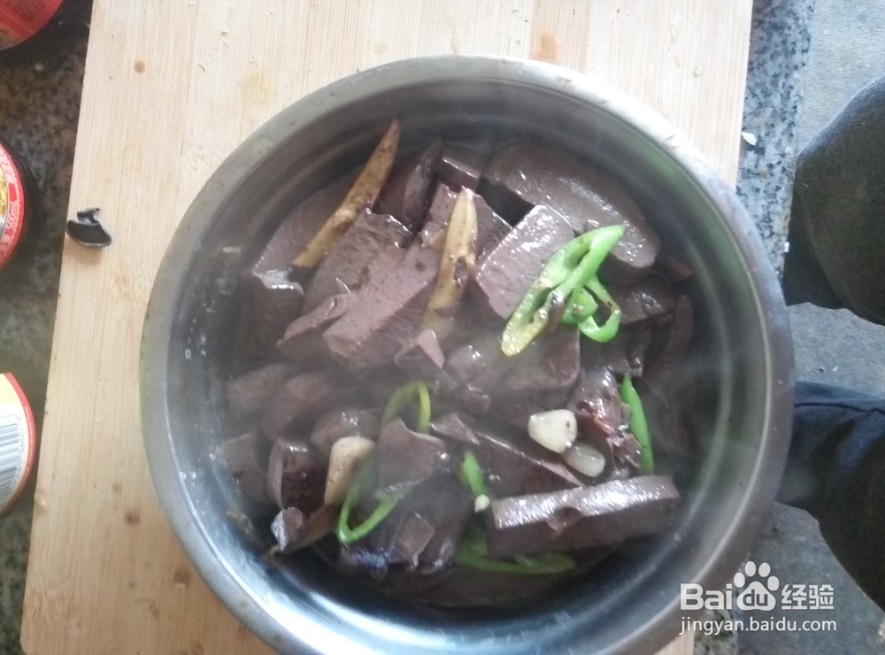 炒鸭血的家常做法