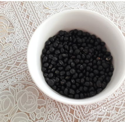 如何制作养生醋泡黑豆呢？