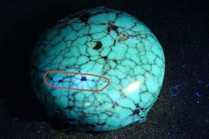 紫光灯鉴别绿松石准确吗?