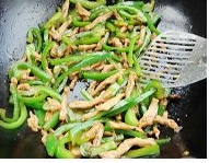 适合上班族的快手小炒—青椒炒肉丝