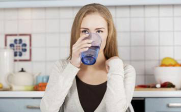 脸上老长痘痘怎么办