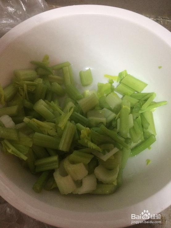 2018炒菜之芹菜炒火腿的家庭做法