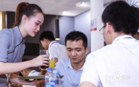 销售初始信任是如何建立的？