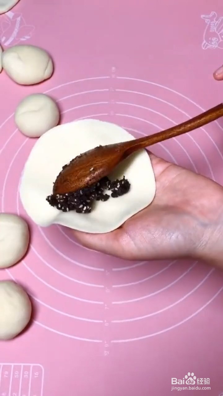 如何制作好吃的红糖馅面饼