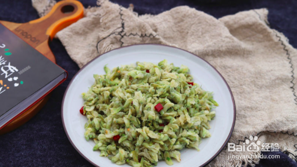 槐花麦饭的做法