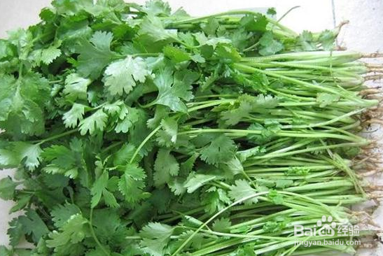 香菜泡水喝有些什么好处