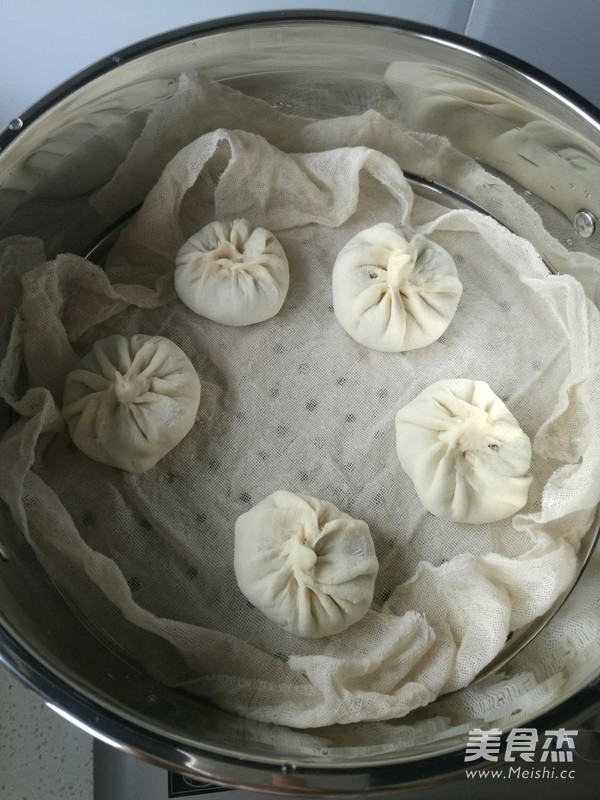 芹菜猪肉包子
