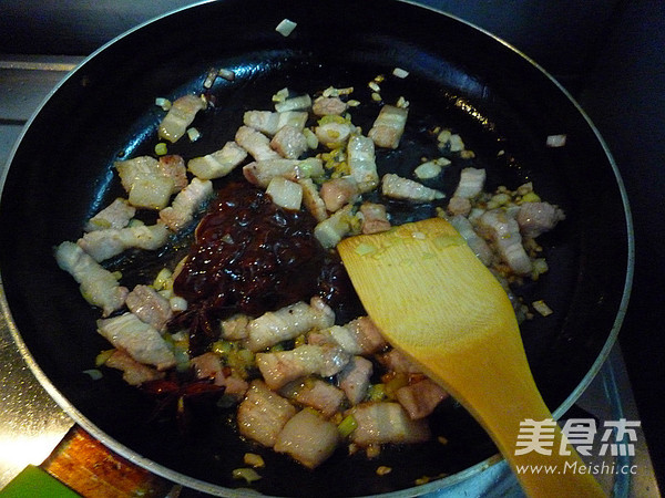 五花肉烧茄丁