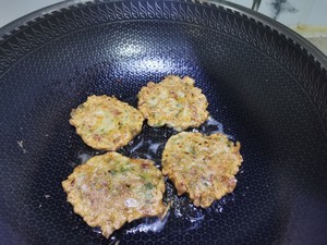 熏肉蔬菜饼的做法