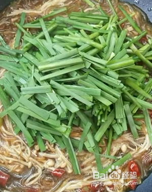 如何做超级下饭的金针菇炖粉条