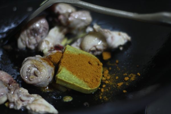 杂蔬菜咖喱鸡焖饭