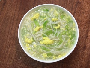 丝瓜鸡蛋面条的做法