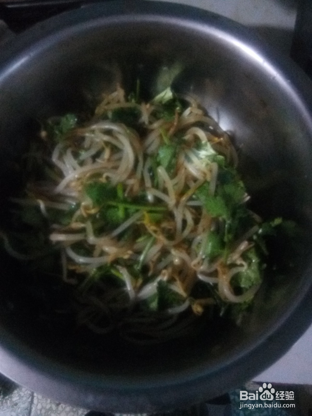 大蒜碎香菜拌绿豆芽