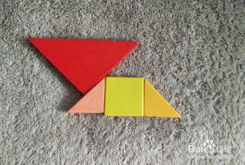 用七巧板怎样拼一只天平?