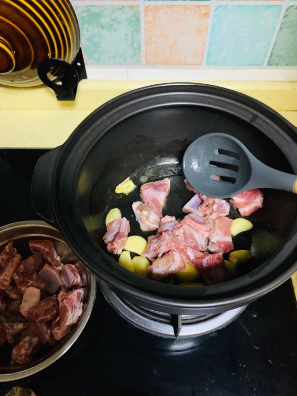 马来西亚肉骨茶