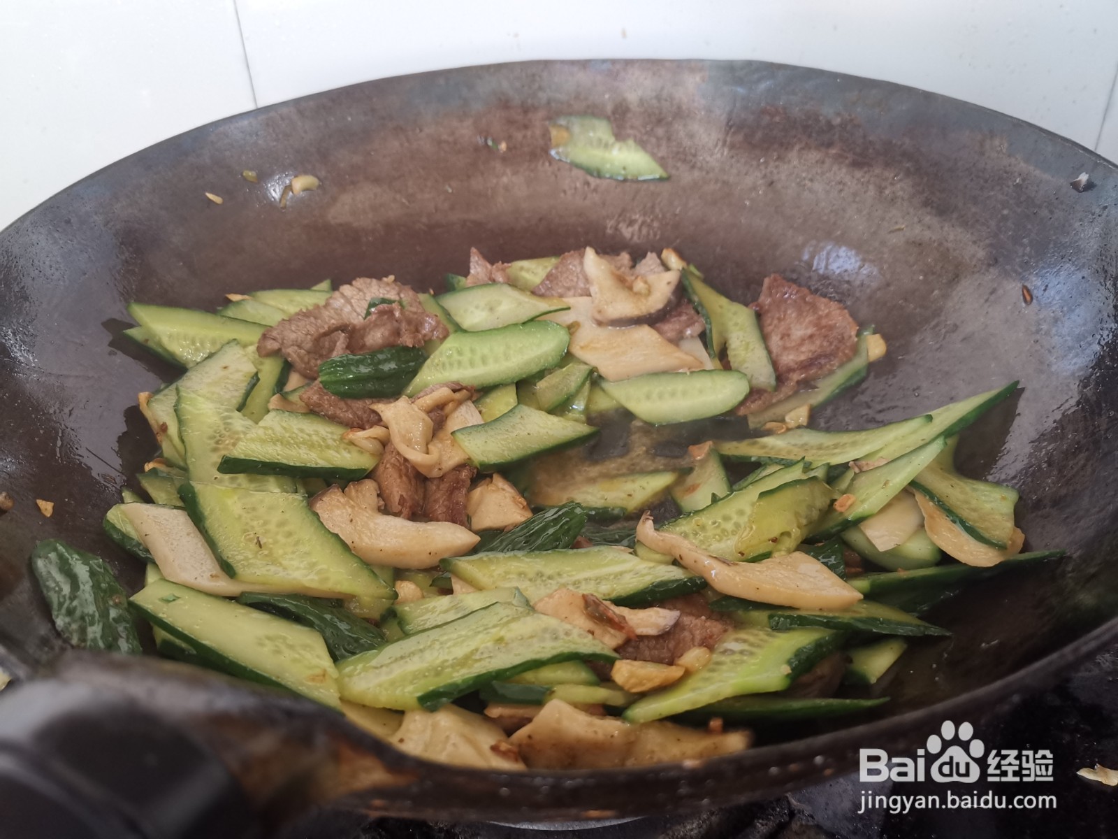 肉炒杏鲍菇黄瓜片