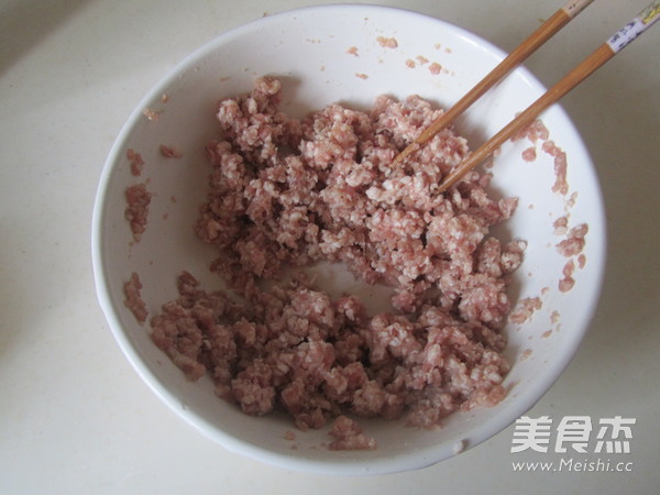 荠菜猪肉馅饼