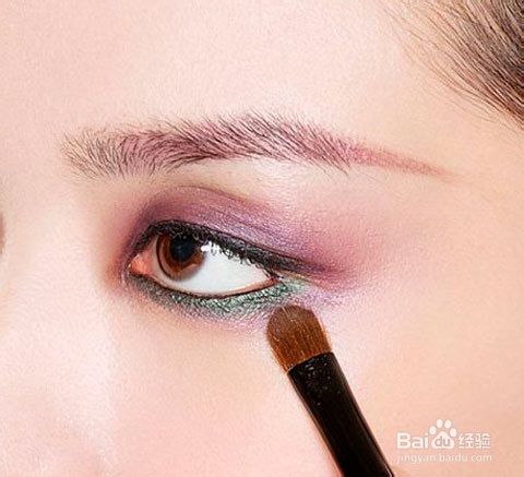 迷幻精灵系派对烟熏妆画法 魅紫从中一抹绿眼妆