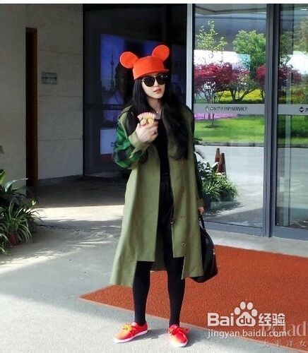 怎样选择潮流的女士服饰呢