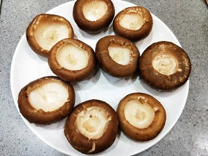 招财进宝——香菇鹌鹑蛋的做法