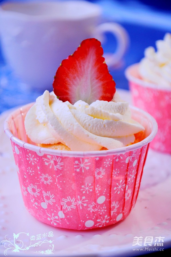 草莓杯子蛋糕