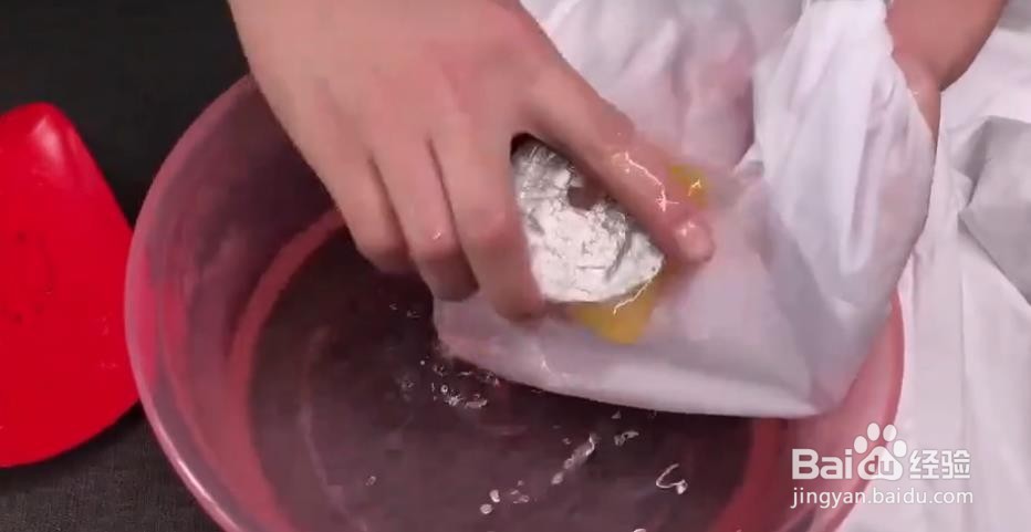 蛋糕色素弄衣服上怎么洗