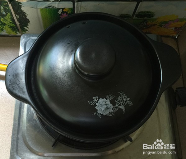教你如何在家做萝卜炖腊猪蹄肉