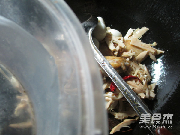 鹌鹑蛋水笋烧中翅