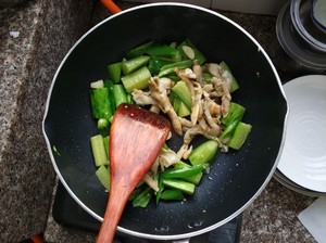 青瓜炒蛏子的做法