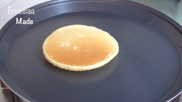 羊奶葡萄干松饼和羊奶奶茶