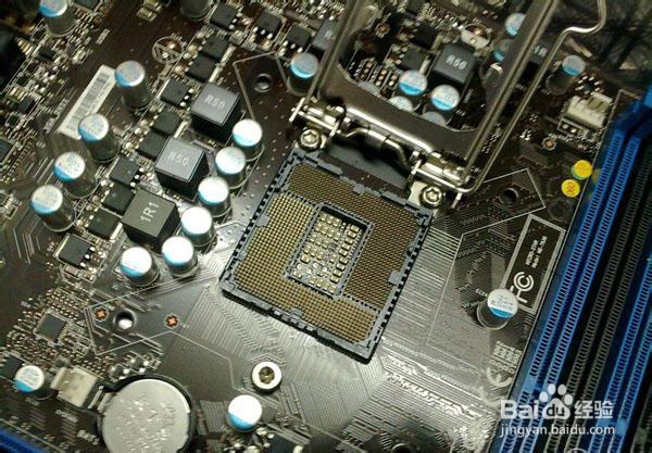 电脑装机详细步骤的完整图文教程：[1]安装CPU