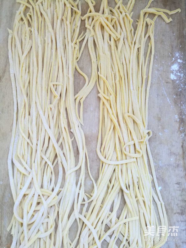 家常鸡蛋手擀面