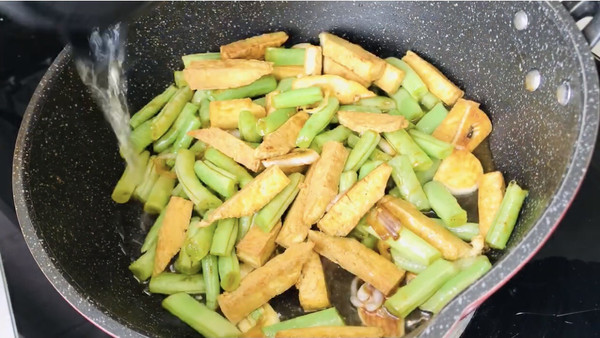 锅烧豆腐烧豆角