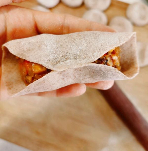 黑麦香菇鸡肉蒸饺