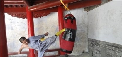 踢足球怎么练脚力