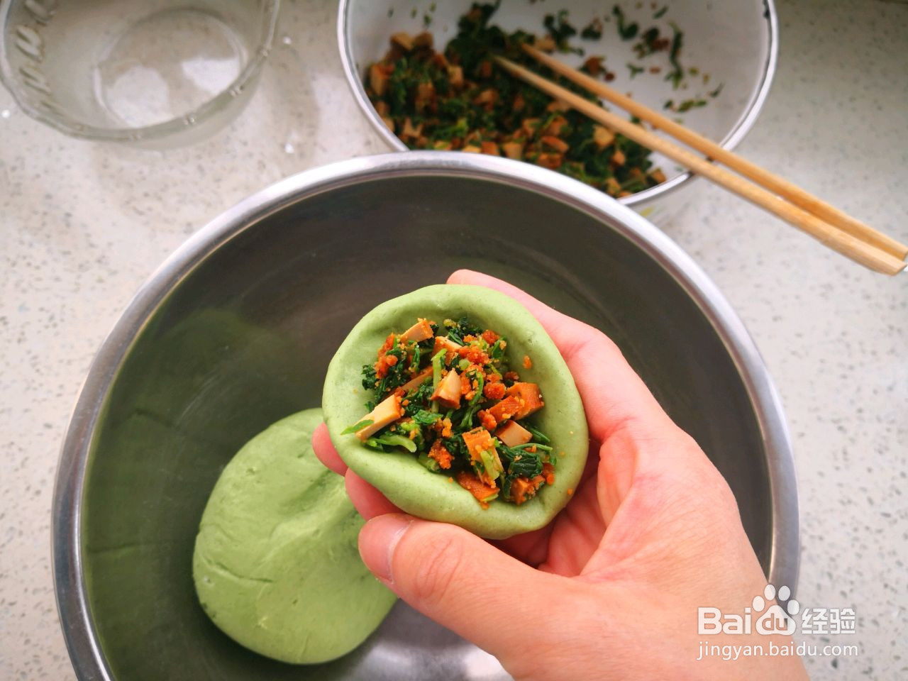 青团马兰头香干馅儿的做法