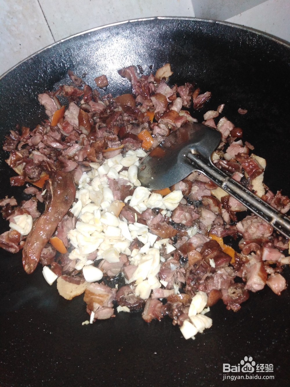 如何炒做酱板鸭？