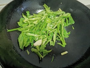 健康养生佳品青椒牛肉丝的做法