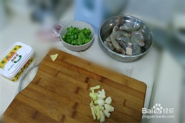 怎样才能做出好吃的家常黄油大虾烧西兰花