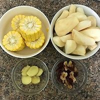 如何制作啤梨土鸡汤火锅