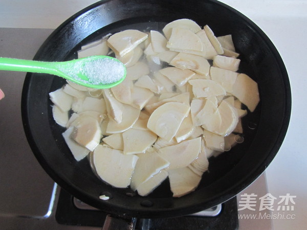 笋片炒抱子甘蓝