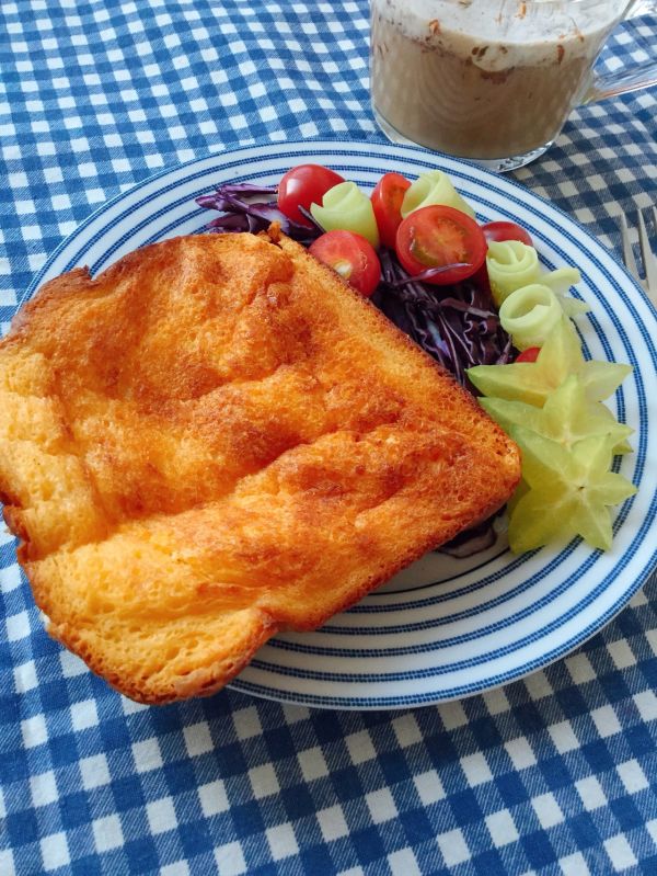 咸蛋黄厚蛋吐司