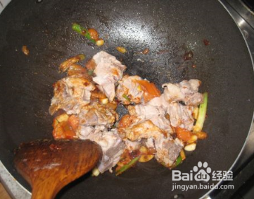茄泥猪尾骨的做法