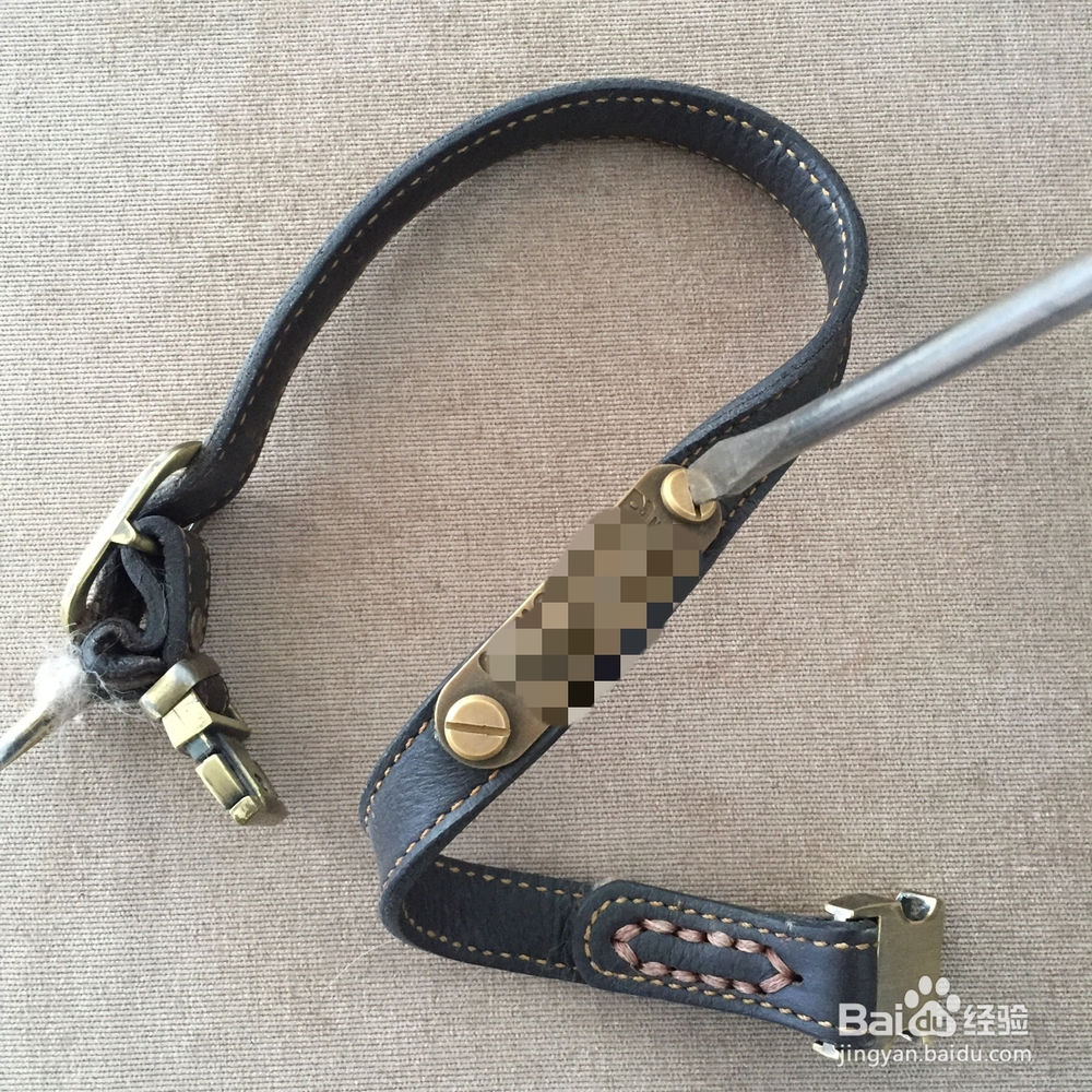 如何给宠物项圈装上狗牌